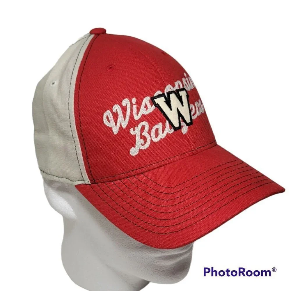 Adidas Wisconsin Badgers Hat Mens S/M‎
